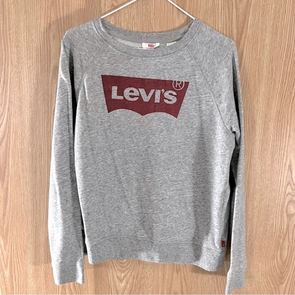 Vintage Levi’s Y2K Gray Logo Cropped Sweatshirt - Picture 2 of 4